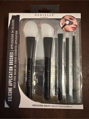 Danielle Silicone Makeup Brush Set - Black & White
